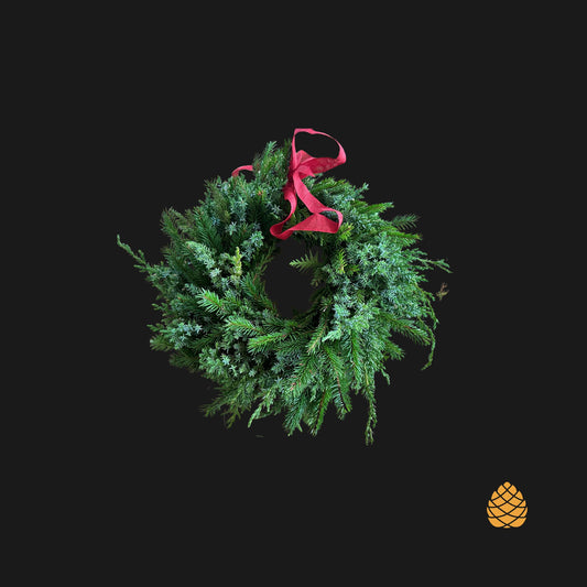 Krans med ulikt grønt, materialer valgt av dekoratøren Lena Hagemo