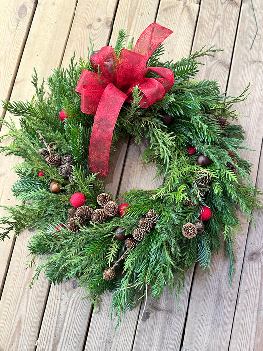 1. Vintergrønt i skjønn krans ca. 45 cm